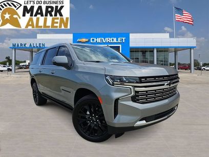 Used 2023 Chevrolet Suburban Premier w/ Premium Package 2