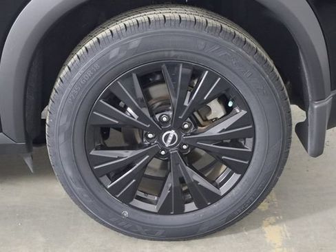 Used 2023 Nissan Rogue SV w/ SV Premium B Package FWD image 38