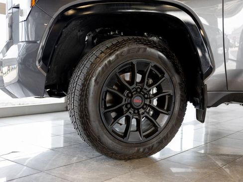 Used 2026 Toyota Tundra Platinum w/ TRD Off-Road Package AWD/4WD image 10