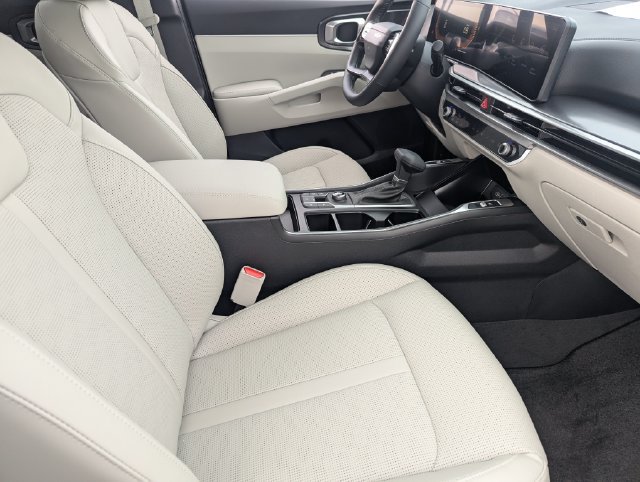 Certified 2026 Kia Sorento S FWD image 11