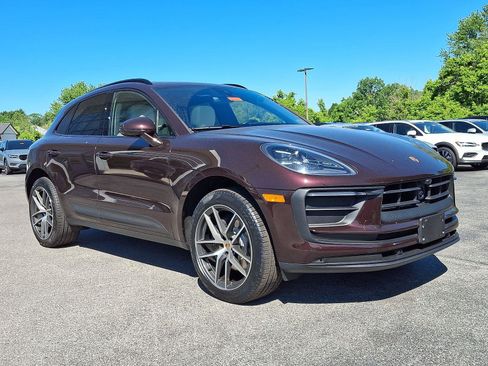 Used 2023 Porsche Macan AWD/4WD image 1