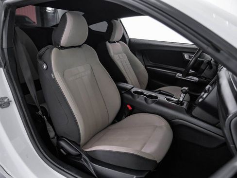 Used 2021 Ford Mustang Coupe image 31