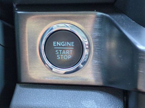 Used 2023 Ford F450 Lariat AWD/4WD image 32