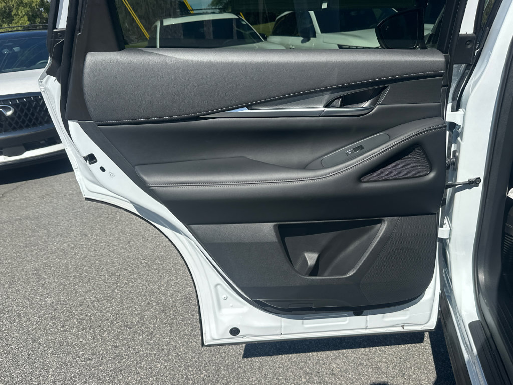 Certified 2026 INFINITI QX60 Pure w/ Cargo Package FWD image 18