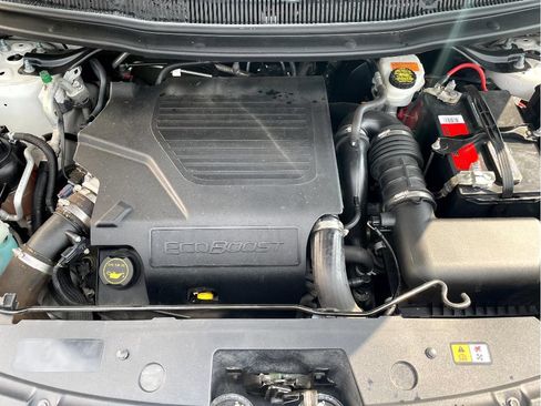 Used 2018 Ford Explorer Platinum AWD/4WD image 7
