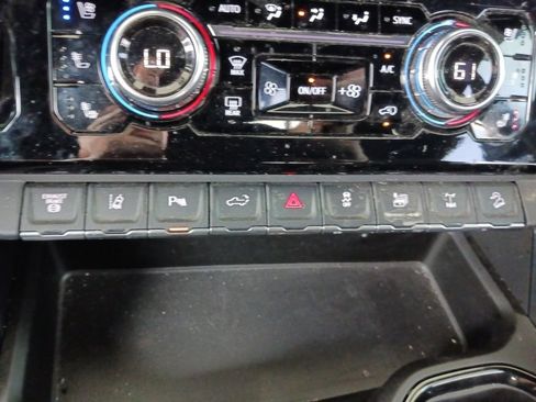 Used 2024 GMC Sierra 2500 AT4X AWD/4WD image 24
