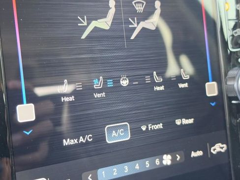 Used 2024 RAM 2500 Laramie AWD/4WD image 31