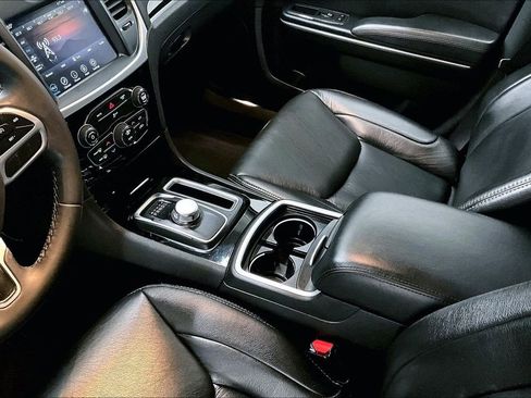 Used 2023 Chrysler 300 Touring AWD/4WD image 18