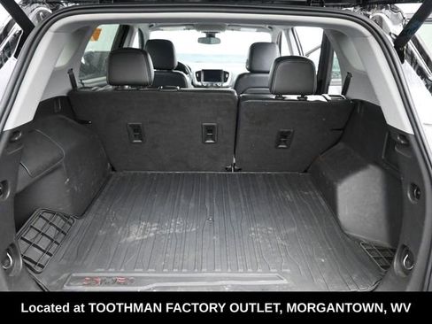 Used 2022 GMC Terrain SLT w/ Infotainment Package II AWD/4WD image 6