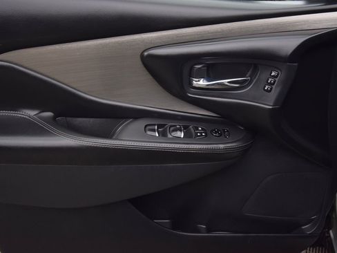 Used 2018 Nissan Murano SL w/ Moonroof Package image 28