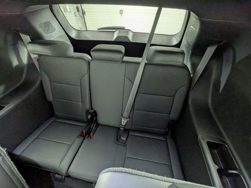 Certified 2025 Buick Enclave Sport Touring image 40