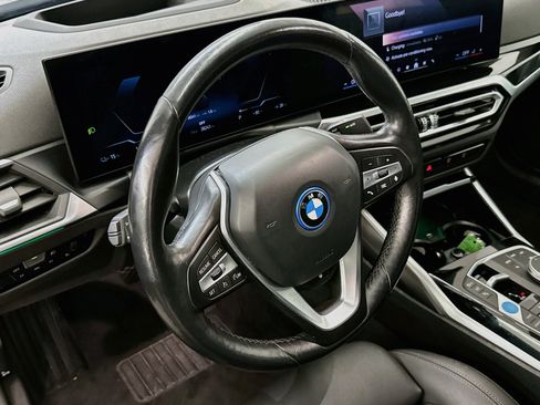 Used 2024 BMW i4 xDrive40i AWD/4WD image 18