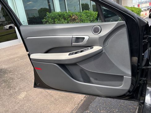 Used 2025 Hyundai Sonata SEL FWD image 18