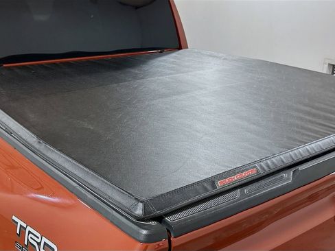 Used 2025 Toyota Tacoma TRD Sport AWD/4WD image 21