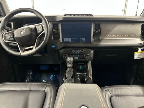 New 2025 Ford Bronco Badlands image 12