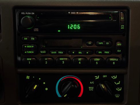 Used 2002 Ford F350 XLT image 10