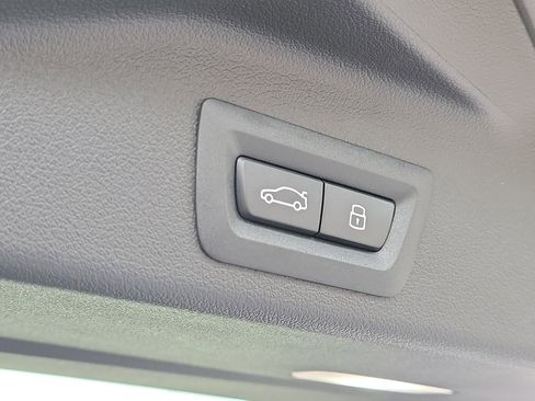 New 2026 BMW X5 xDrive40i w/ Executive Package image 8