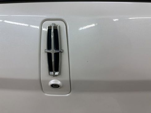 Used 2014 Lincoln MKX AWD w/ Equipment Group 101A image 16