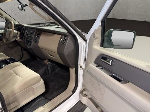 Used 2010 Ford Expedition XLT AWD/4WD image 18