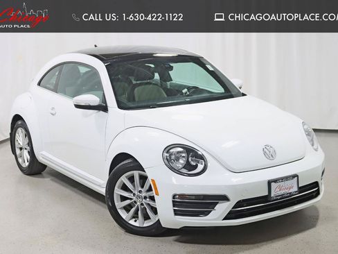 Used 2019 Volkswagen Beetle 2.0T SE FWD image 1