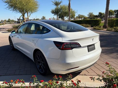 Used 2020 Tesla Model 3 Standard Range image 4