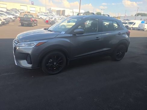 Used 2024 Nissan Kicks SV w/ Interior Electronics Package FWD image 7