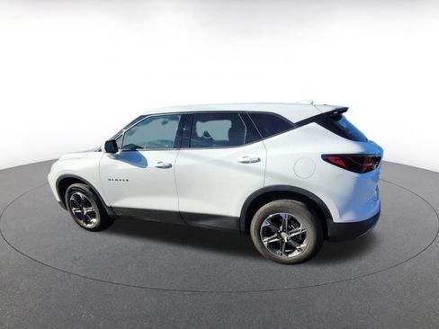 Used 2025 Chevrolet Blazer LT image 4