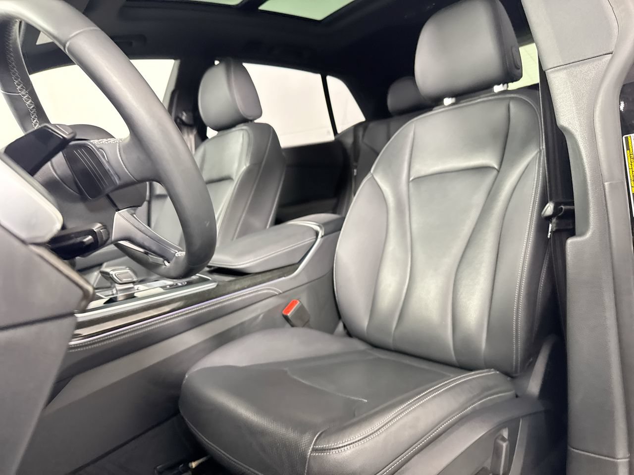 Used 2025 Audi Q8 Premium Plus AWD/4WD image 24