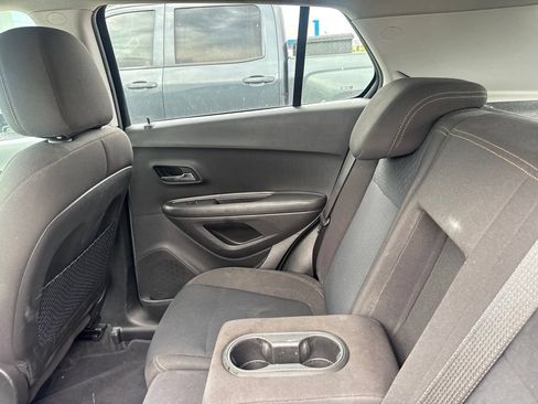 Used 2020 Chevrolet Trax LS w/ Tint and Cruise Package FWD image 7