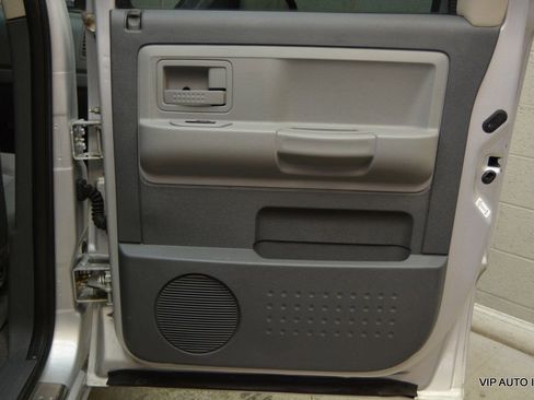 Used 2005 Dodge Dakota SLT image 10