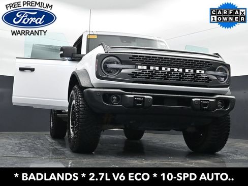 Used 2023 Ford Bronco Badlands w/ Sasquatch Package AWD/4WD image 39