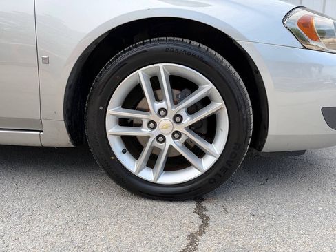 Used 2008 Chevrolet Impala LTZ FWD image 37