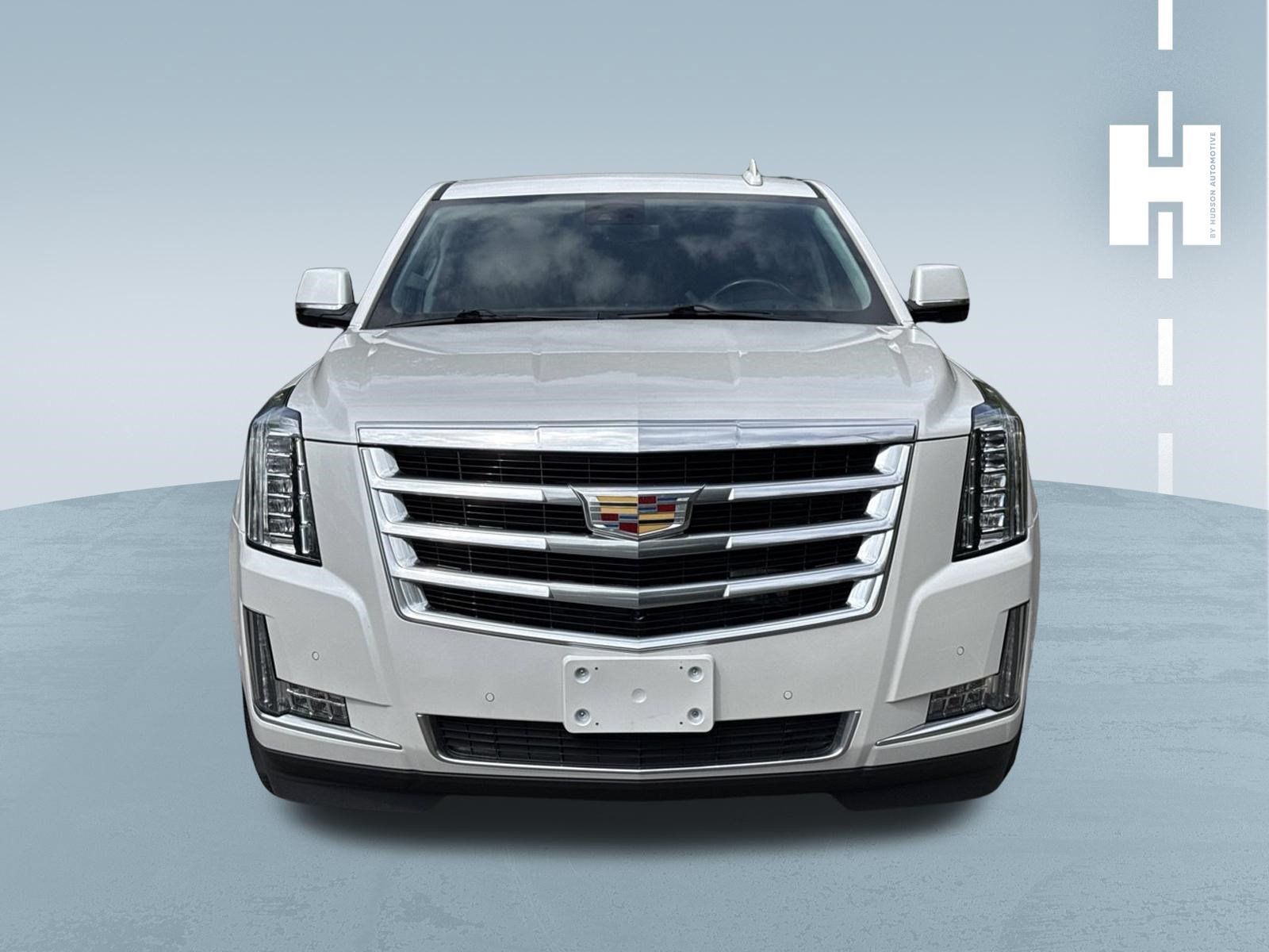 Used 2020 Cadillac Escalade Luxury AWD/4WD image 2