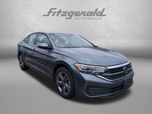 Used 2024 Volkswagen Jetta SE FWD image 1