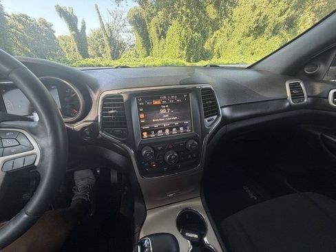 Used 2014 Jeep Grand Cherokee Laredo w/ 18" Wheel & 8.4" Radio Group RWD image 18