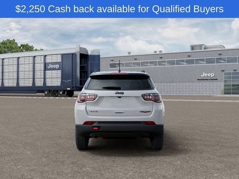New 2026 Jeep Compass Trailhawk w/ Sun, Sound & Navigation Group AWD/4WD image 8