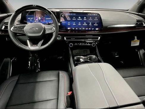 New 2026 Chevrolet Traverse Z71 w/ Enhanced Driving Package AWD/4WD image 6
