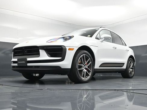 Certified 2023 Porsche Macan S AWD/4WD image 20
