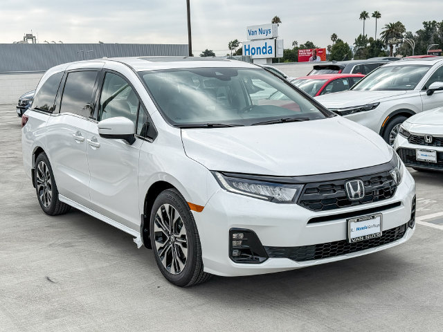 New 2026 Honda Odyssey Elite image 3