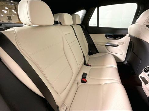 Used 2026 Mercedes-Benz GLC 300 4MATIC image 19