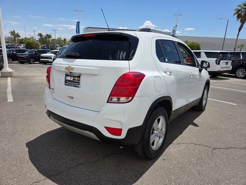 Certified 2022 Chevrolet Trax LT w/ LT Convenience Package FWD image 6