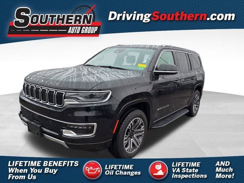 Used 2024 Jeep Wagoneer Series II w/ Flexible Seating Group image 1