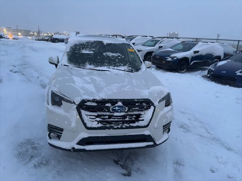 Used 2023 Subaru Forester Premium image 3