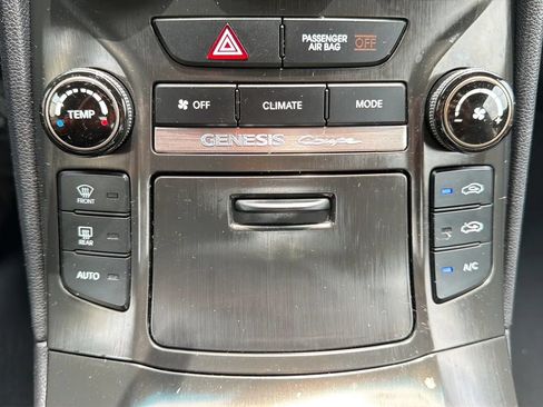 Used 2013 Hyundai Genesis 2.0T RWD image 19