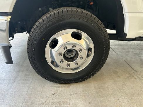 Used 2025 Ford F350 Lariat AWD/4WD image 14