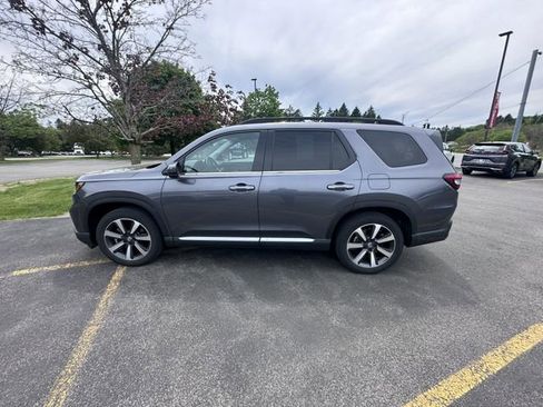 Used 2025 Honda Pilot Touring image 6