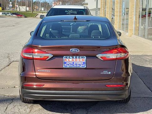 Used 2019 Ford Fusion SE image 4