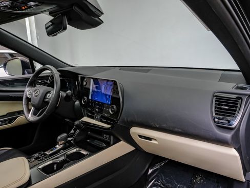 Used 2024 Lexus NX 250 FWD image 17