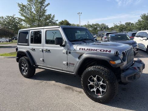 Used 2019 Jeep Wrangler Unlimited Rubicon w/ LED Lighting Group AWD/4WD image 3