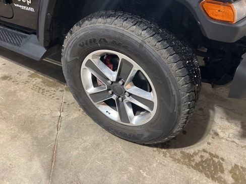 Used 2022 Jeep Wrangler Unlimited Sahara w/ Cold Weather Group image 7